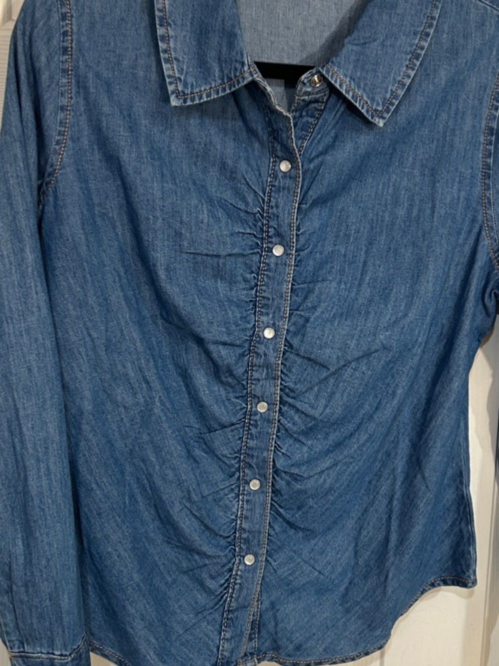 Sanctuary Ruched Denim Button Down Western Pearl Snap Shirt Medium - Picture 3 of 8
